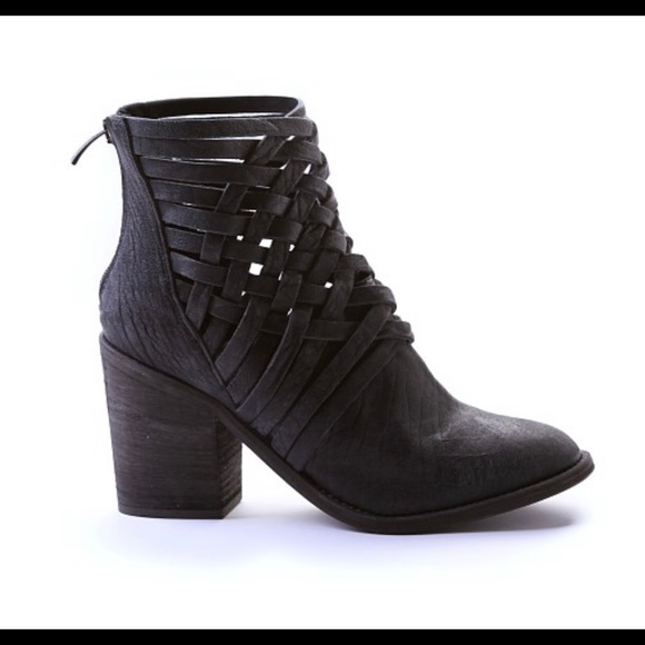 Black Free People Carrara Ankle Boots.  Sz:  5.5. - Picture 5 of 10